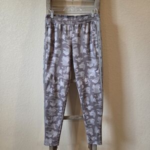 Adidas Girls Gray Camo Pants - Size Medium 12-14